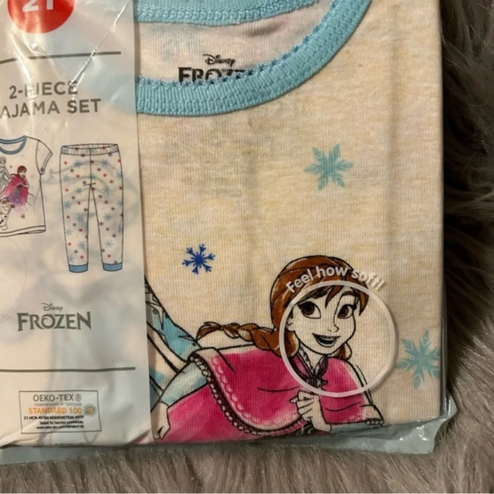 Disney Frozen Two Piece‎ Pajama Set Toddler Girl's Size 2T Elsa Anna Pajamas Pjs
